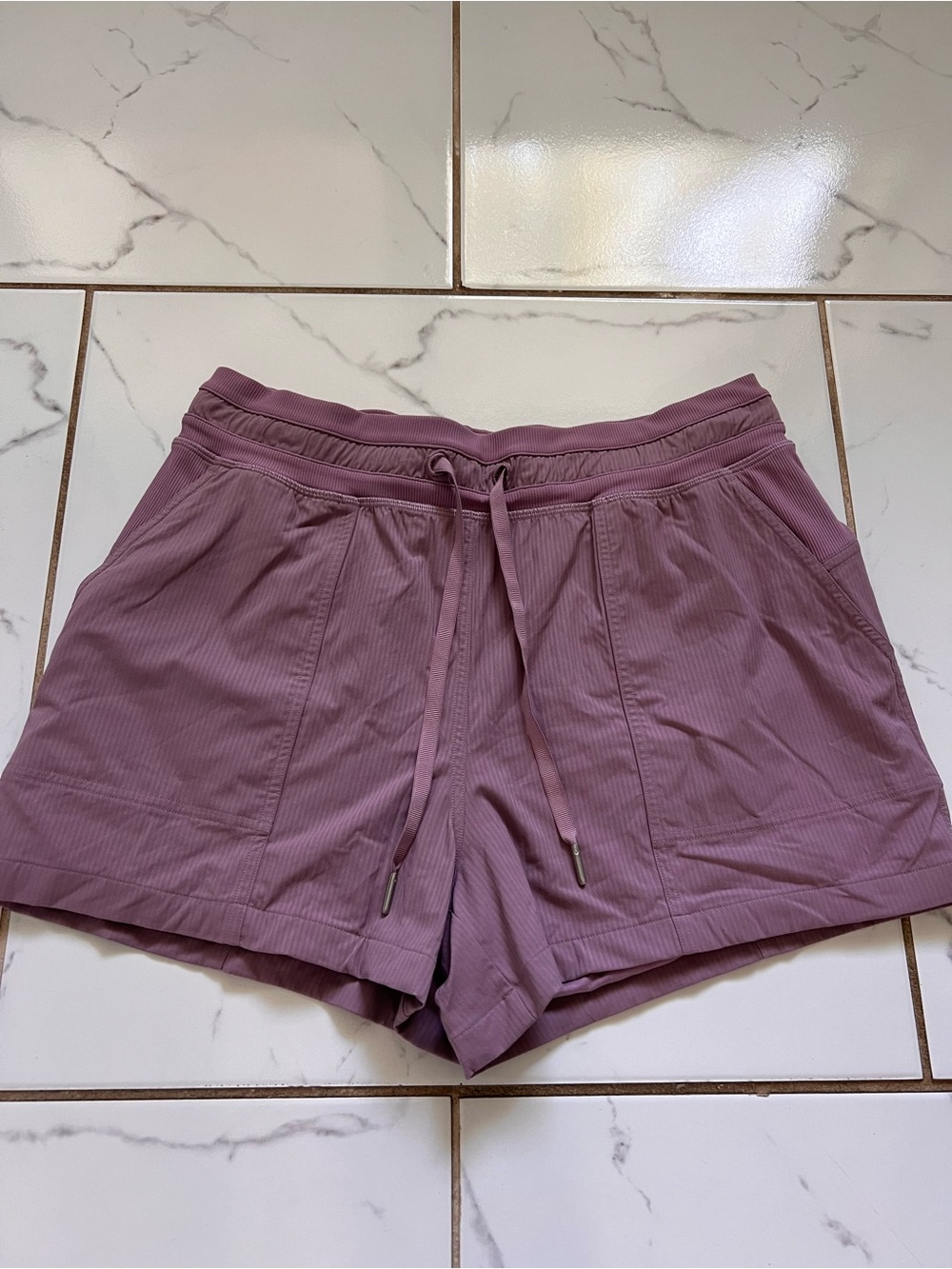 Lululemon Dance Studio High-Rise Short 3.5” Lavender Lux Size 8 NWOT